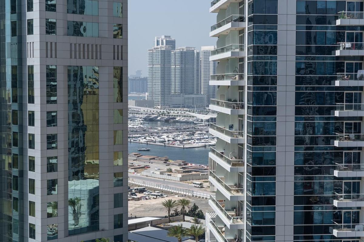 Bright 1-Bedroom With View Dubai Marina المظهر الخارجي الصورة