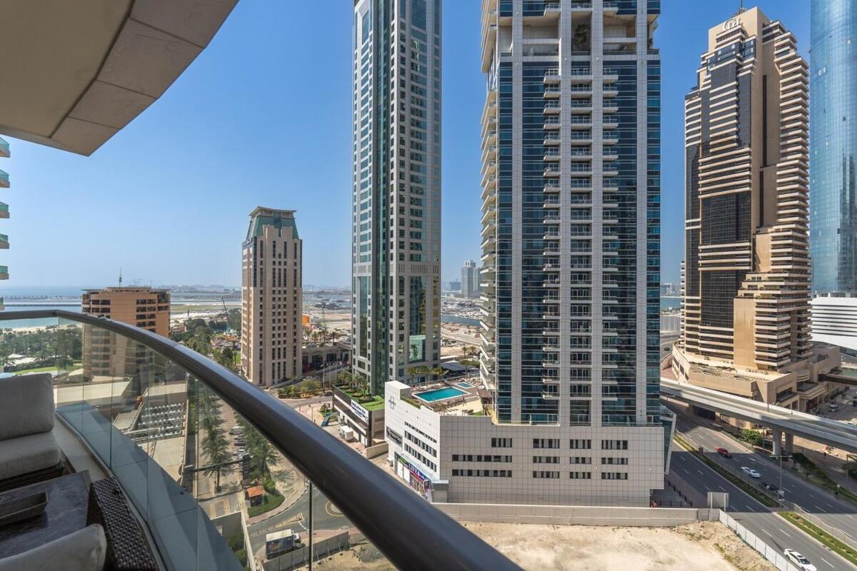 Bright 1-Bedroom With View Dubai Marina المظهر الخارجي الصورة