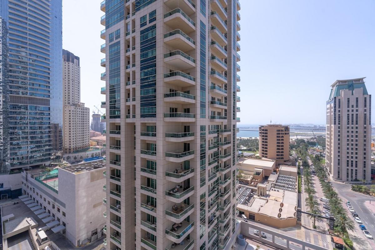 Bright 1-Bedroom With View Dubai Marina المظهر الخارجي الصورة