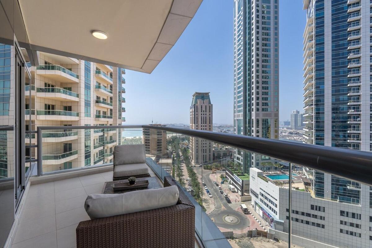 Bright 1-Bedroom With View Dubai Marina المظهر الخارجي الصورة