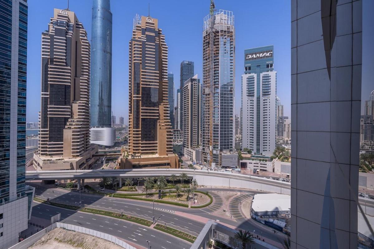 Bright 1-Bedroom With View Dubai Marina المظهر الخارجي الصورة