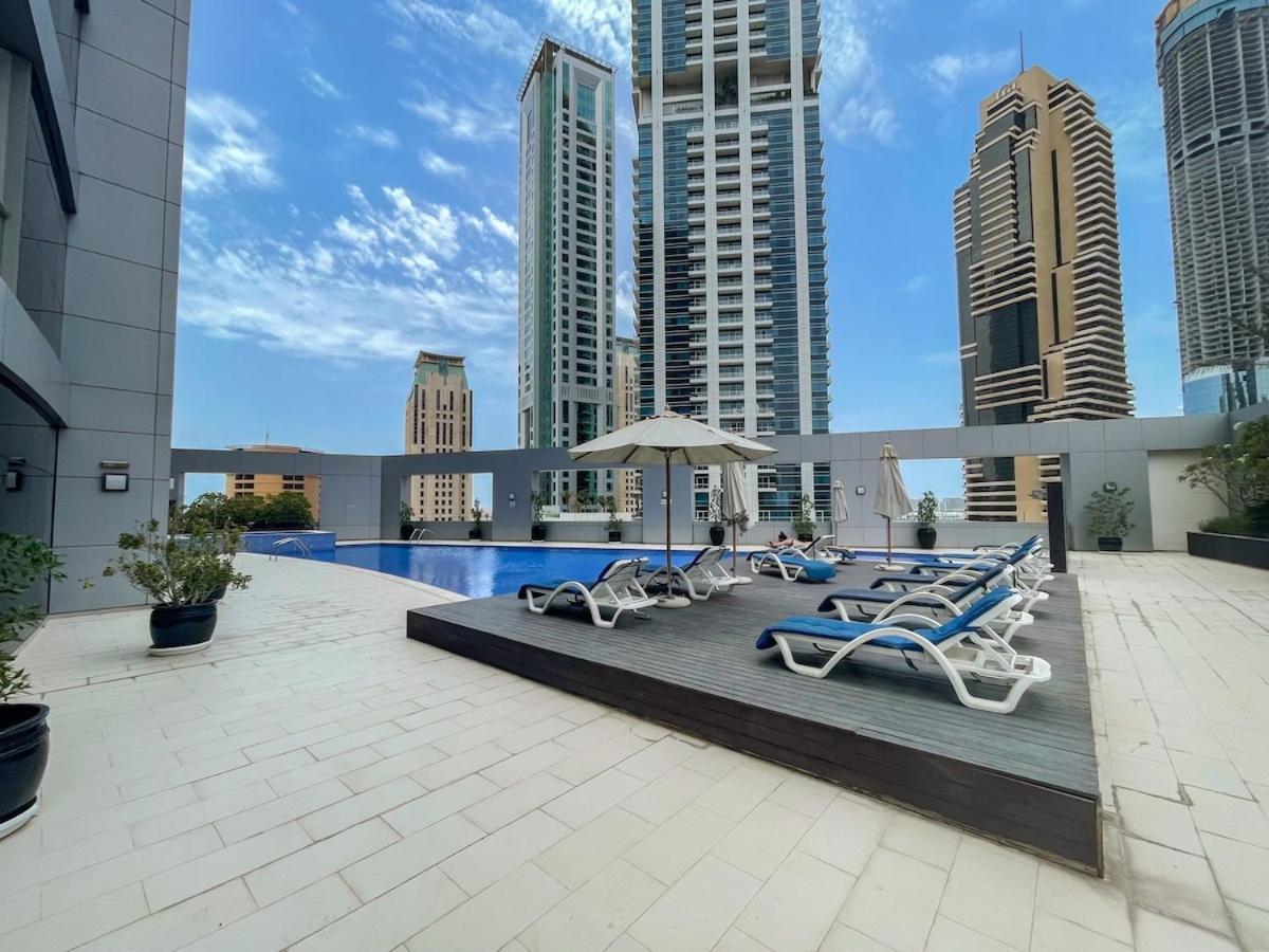 Bright 1-Bedroom With View Dubai Marina المظهر الخارجي الصورة