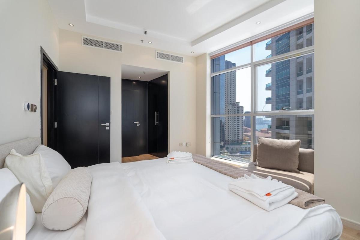 Bright 1-Bedroom With View Dubai Marina المظهر الخارجي الصورة