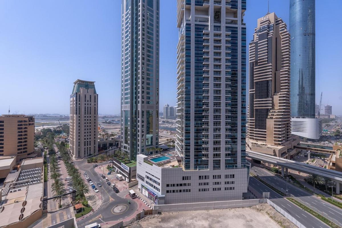 Bright 1-Bedroom With View Dubai Marina المظهر الخارجي الصورة